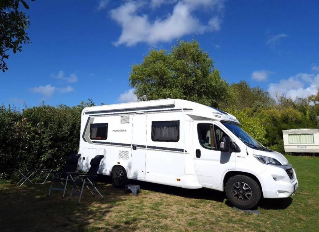 Camping Le Kergorz — Kemping in Plomodiern