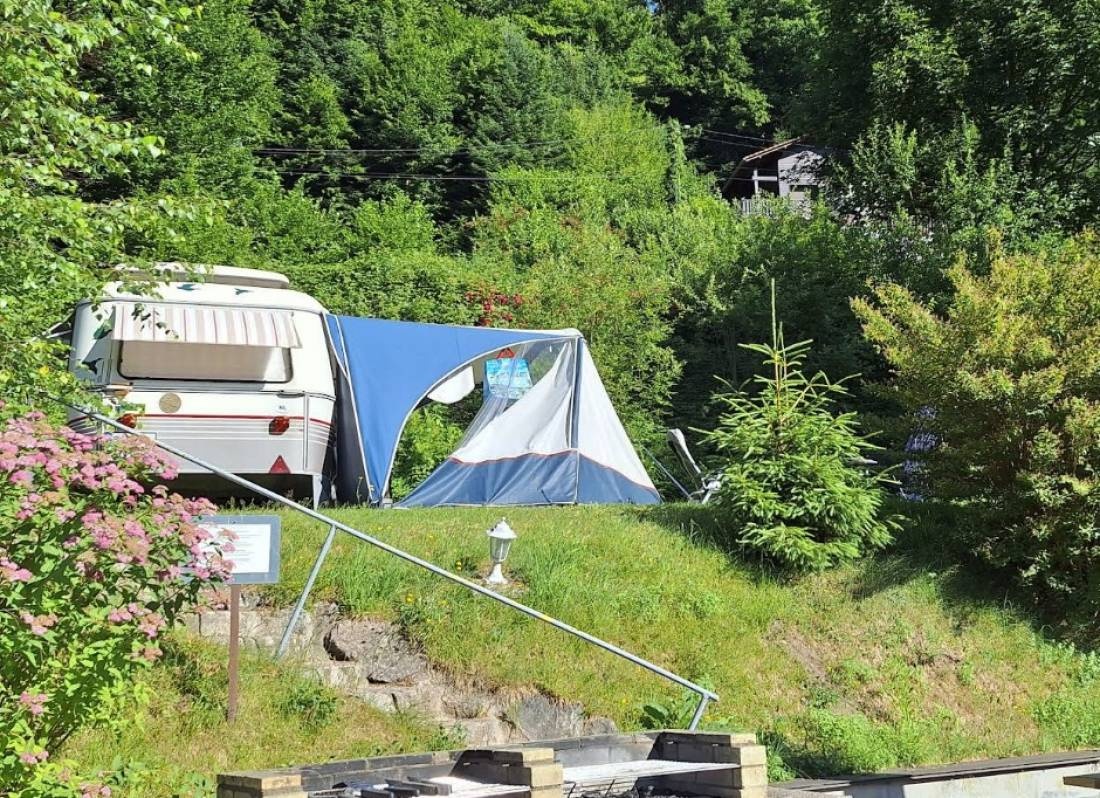 Camping l'Oree du Bois *** — Kemp in Le Ménil