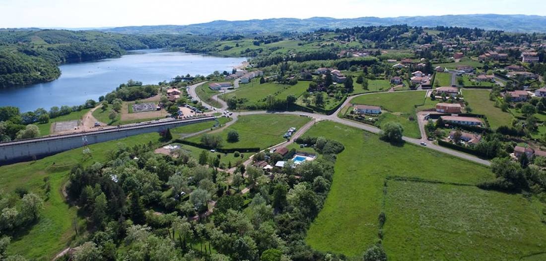 Camping l'Oree du Lac — Campingplass in Villerest