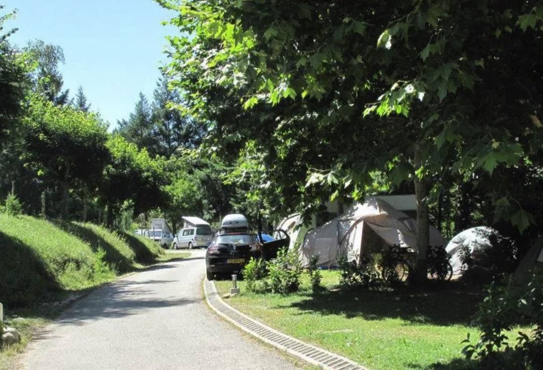 Camping La Douce Ardèche — Campingplads in Désaignes