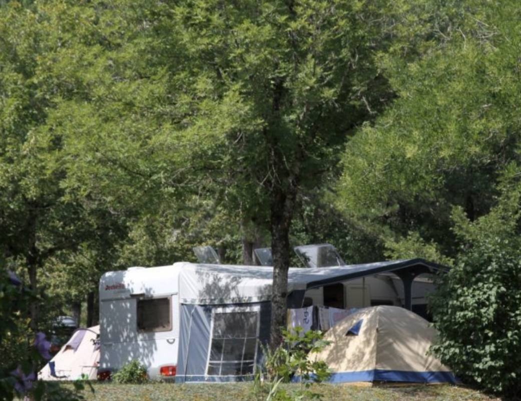 Camping Le Peyrugue *** — Campingplats in Daglan