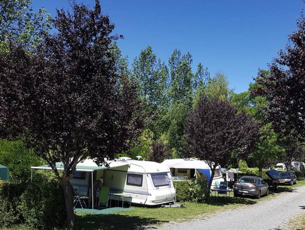 Village de Chalets & Camping La Pierre de l’Aigle *** — Camping in Ubaye-Serre-Ponçon