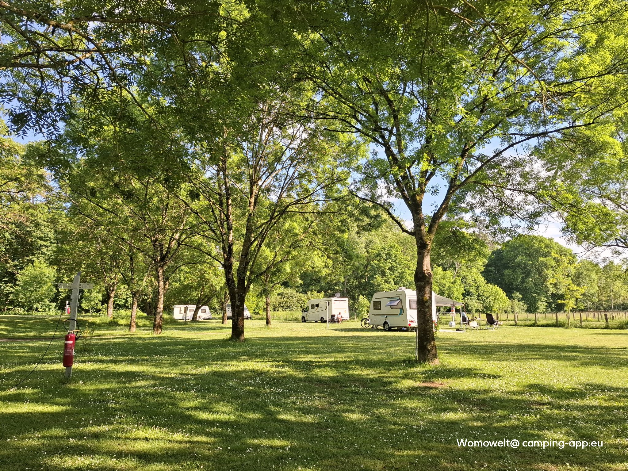 Camping Bijou du Doubs — Campingplatz in Lays-sur-le-Doubs