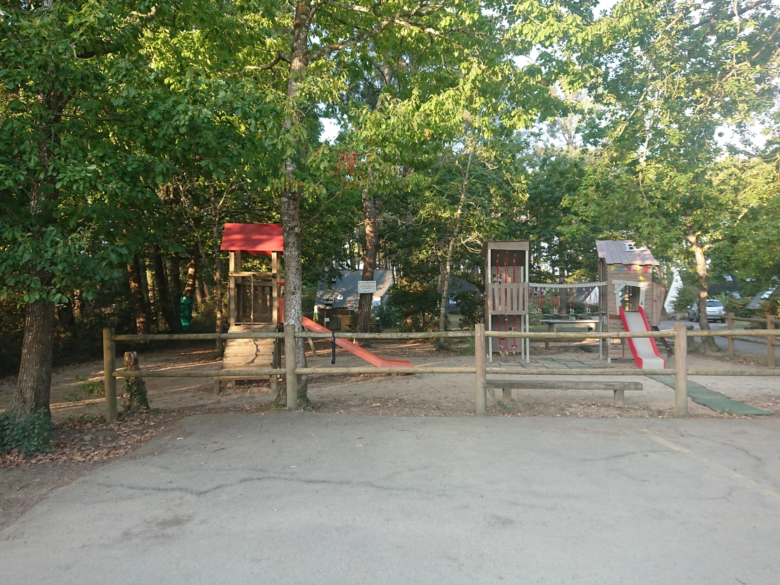 Camping les Pins *** — Campingplass in Crozon / Bretagne