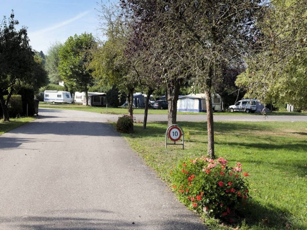 Camping Bon Accueil (camping de la Vezouze) — 露营地 in Blâmont