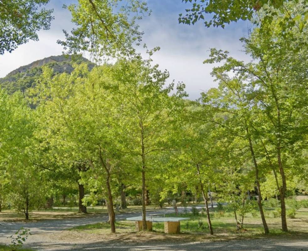 Camping Beaver — Campingplats in Pierrelongue