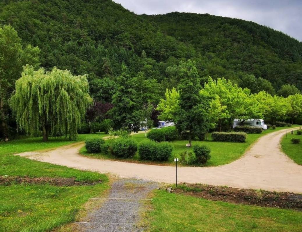 Stellplatz Ferrières-Saint-Mary — Area di sosta in Ferrières-Saint-Mary 