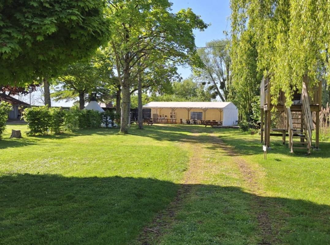 Camping de Graçay ** — Camping in Graçay