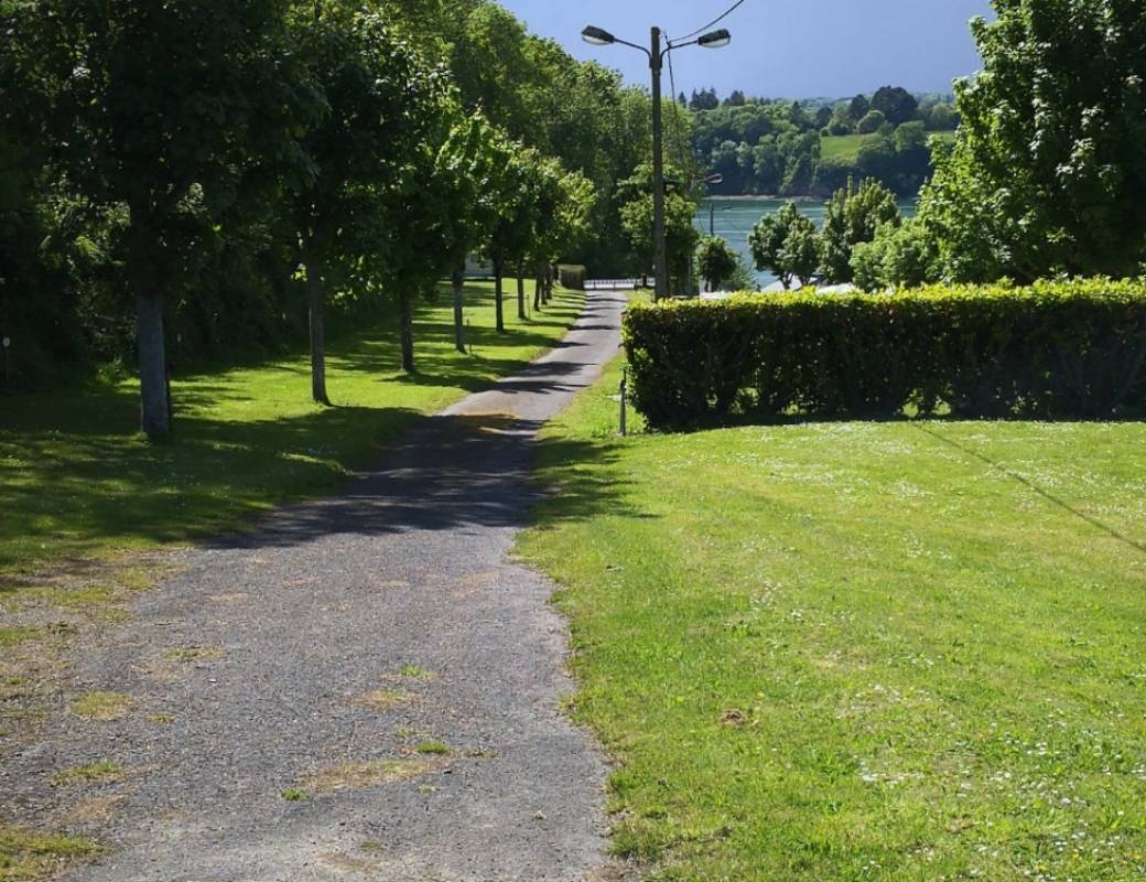 Camping Municipal de Vigneux — Campingplats in La Ville-ès-Nonais