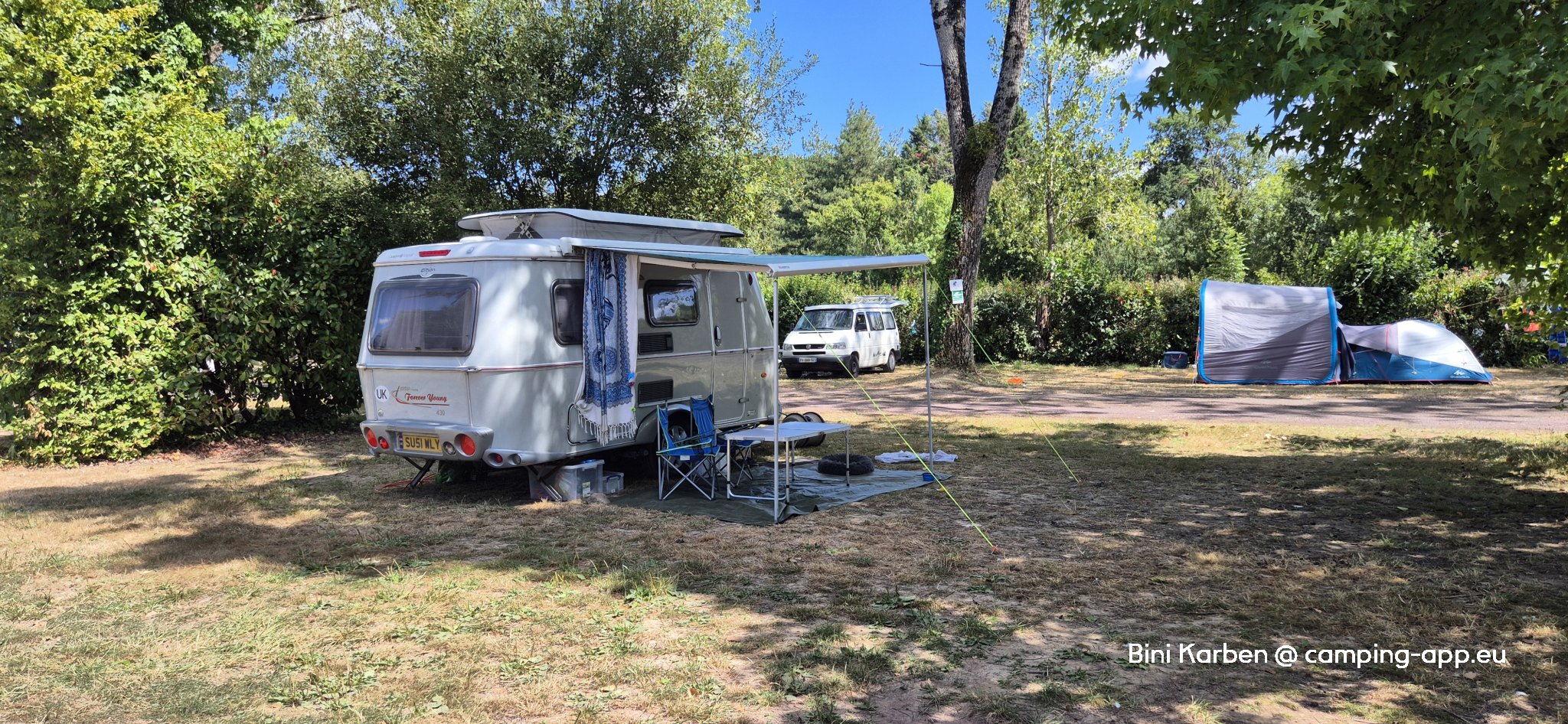 Camping Merlin L'Enchanteur — Місце для кемпінгу in Loyat