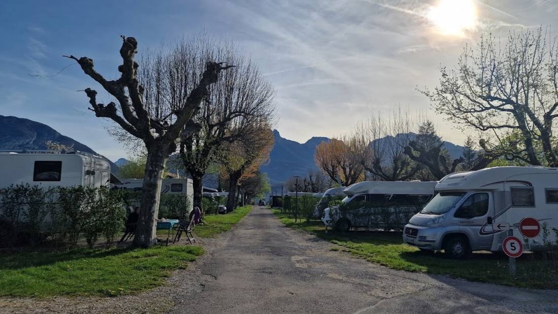 Camping Les Rives du Lac — Area da campeggio in Villeneuve-de-la-Raho / Occitanie