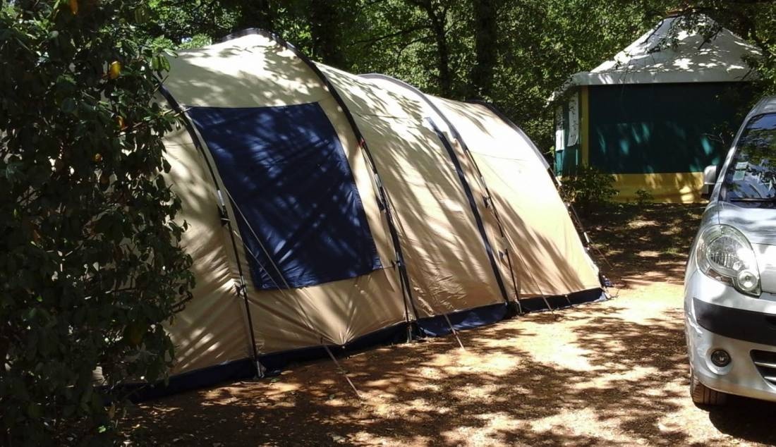 Camping Lou Castel Dordogne *** — Campingplats in Castelnaud-la-Chapelle / Nouvelle-Aquitaine