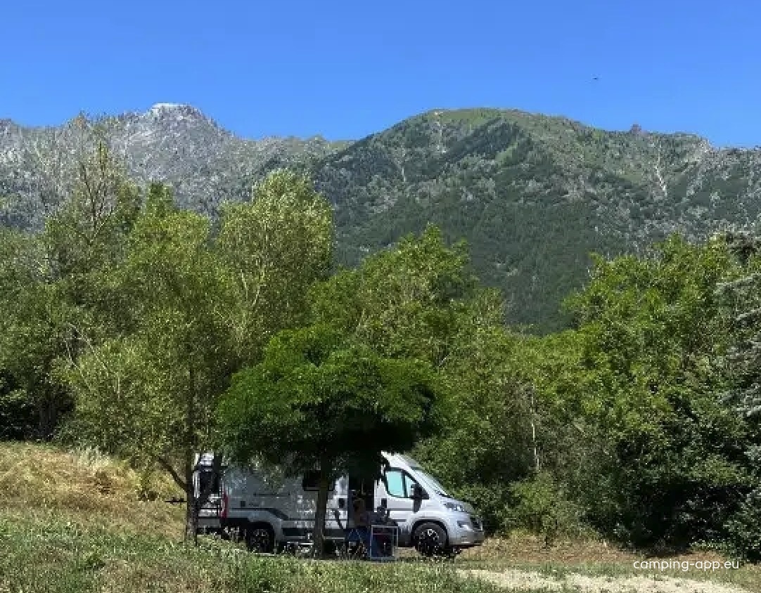 Stellplatz Saint-Firmin (Hautes Alpes) — Kemping in Saint-Firmin