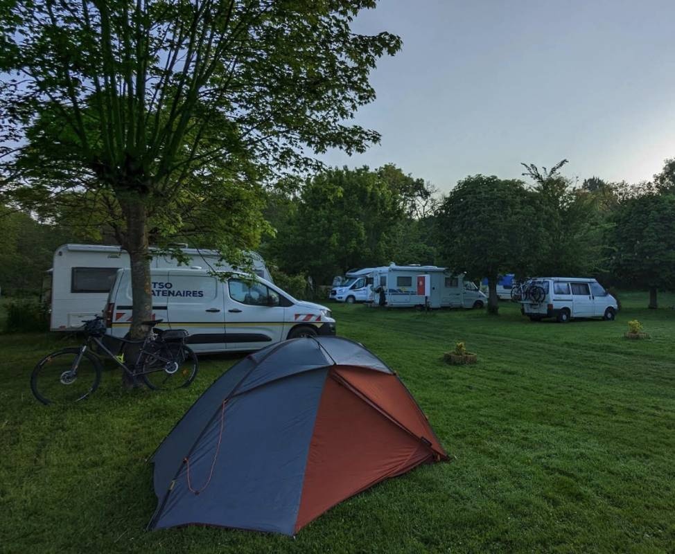 Camping du Pont — 露营地 in Trilport