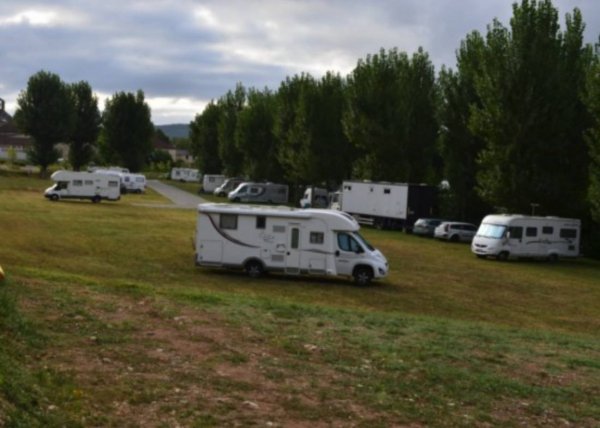 Camping Aux Berges De Caix