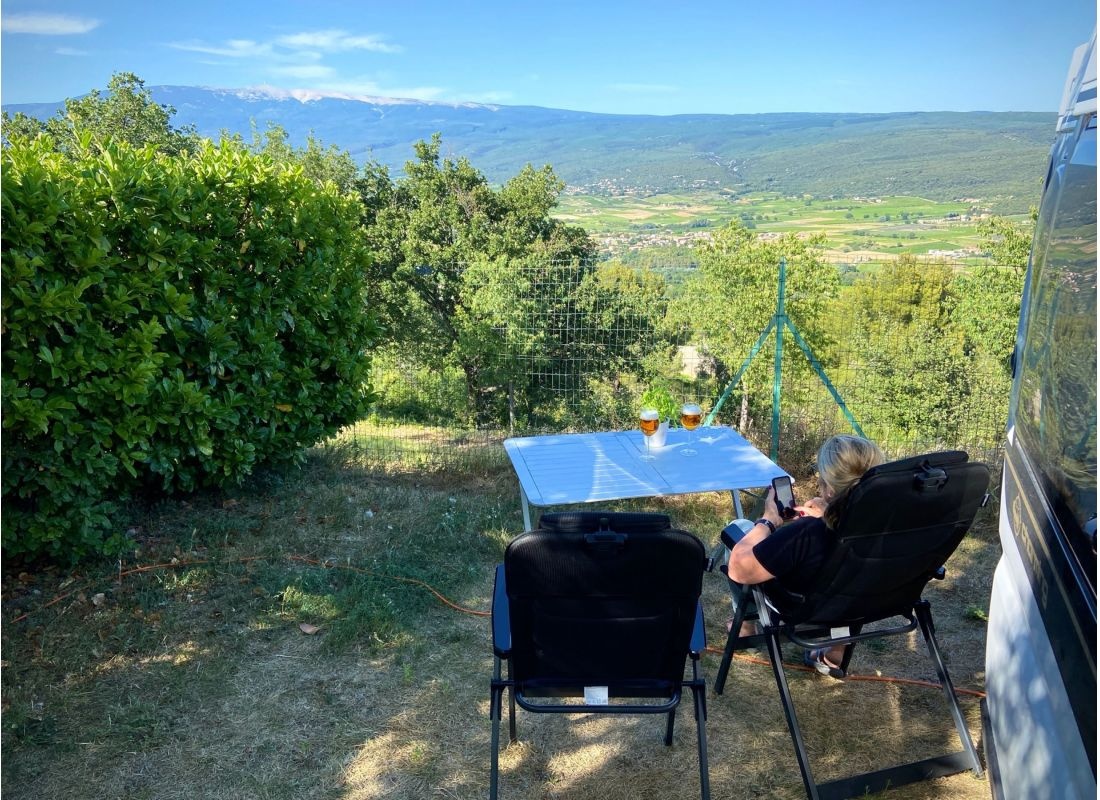 Camping Municipal Aeria — Campingplatz in Blauvac