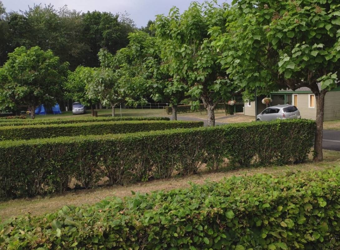 Camping Municipal Saint-Mamet-la-Salvetat — Campingplatz in Saint-Mamet-la-Salvetat