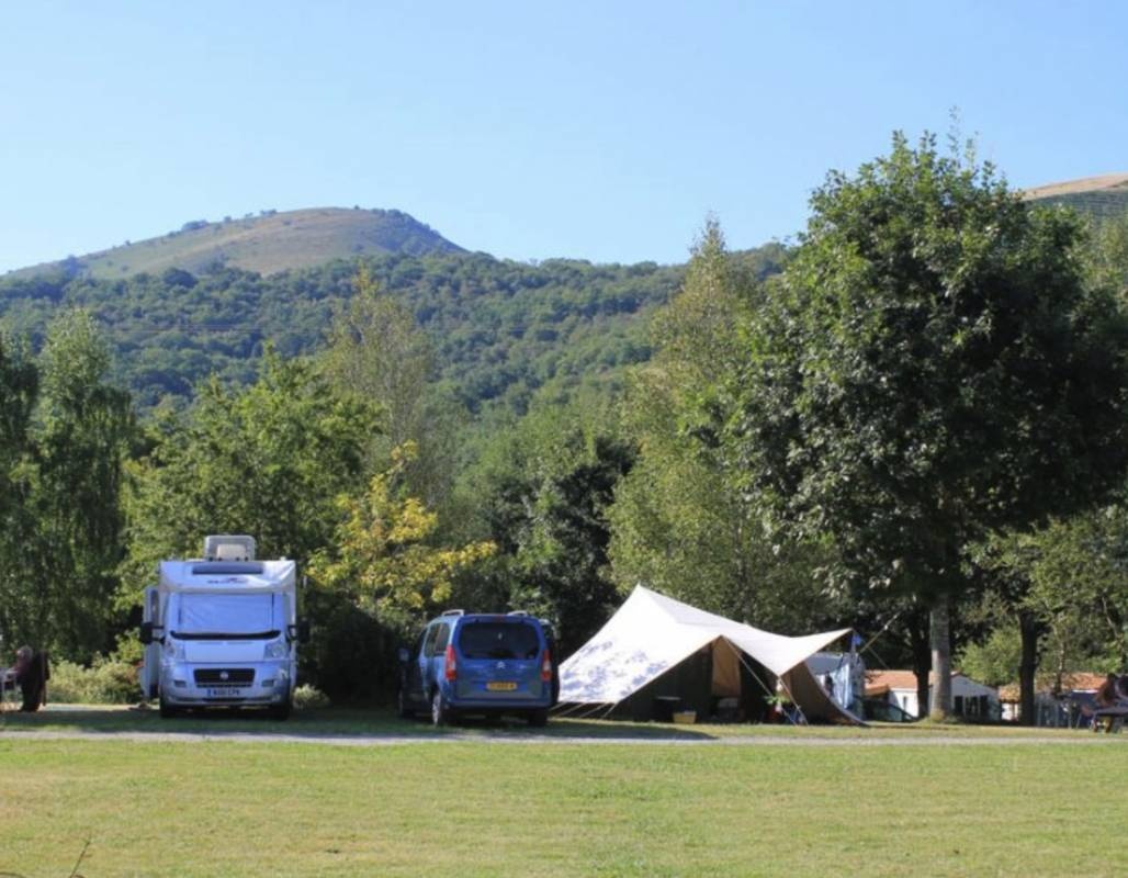 Camping Narbaitz — Area da campeggio in Ascarat / Nouvelle-Aquitaine