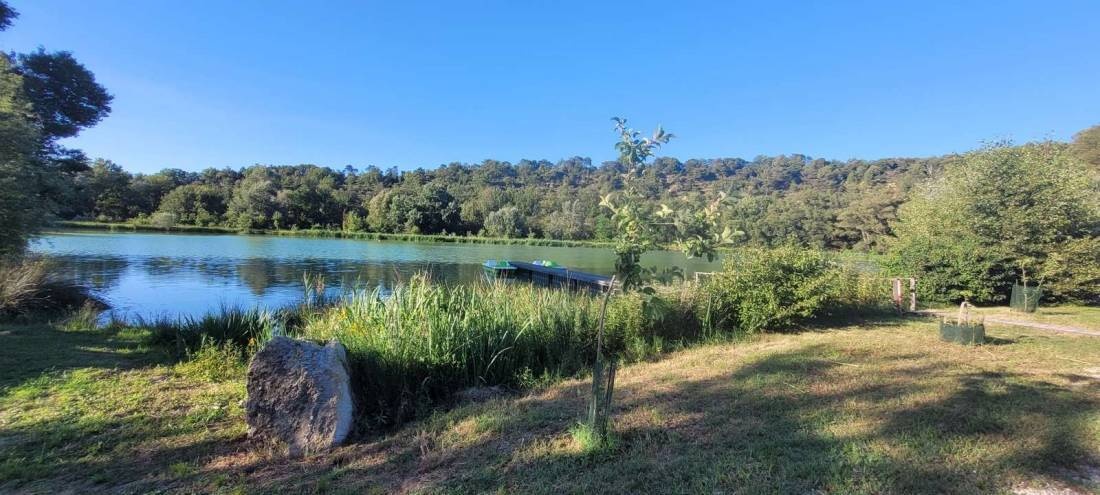 Yellow Village Douce Provence — Camping Site in Niozelles / Provence-Alpes-Côte d'Azur