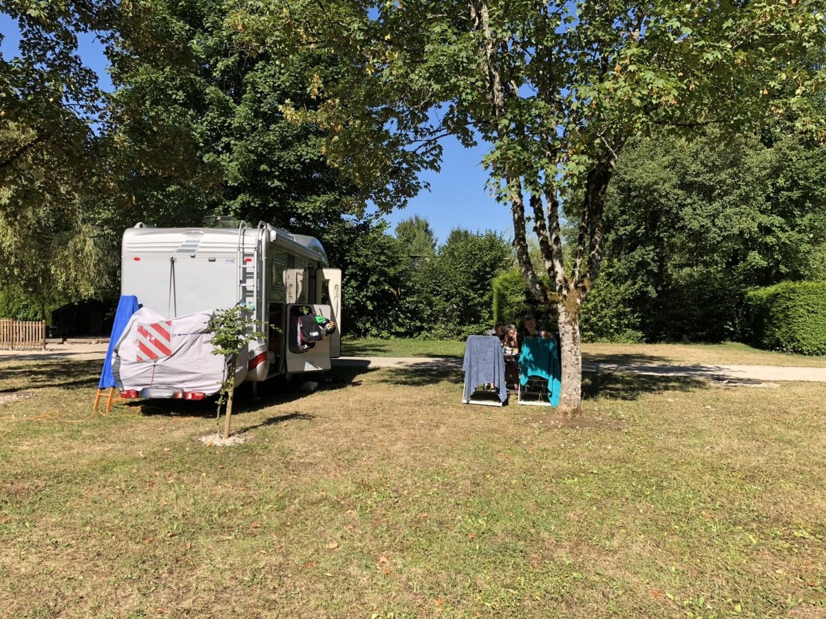 Camping du Hérisson *** — Kemp in Menétrux-en-Joux 