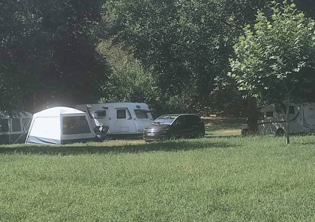 Camping La Berge Fleurie **** — Campingplatz in Mialet