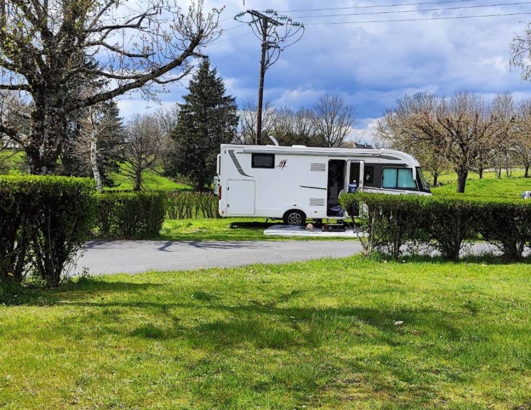 Domaine Relais du Lac *** — Campingplass in Saint-Symphorien-de-Thénières