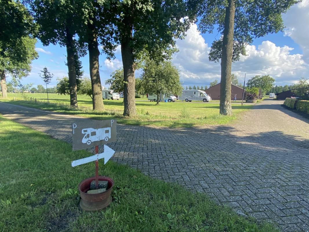 Boerderij Fam Berenpas — Campervan Site in Heeten