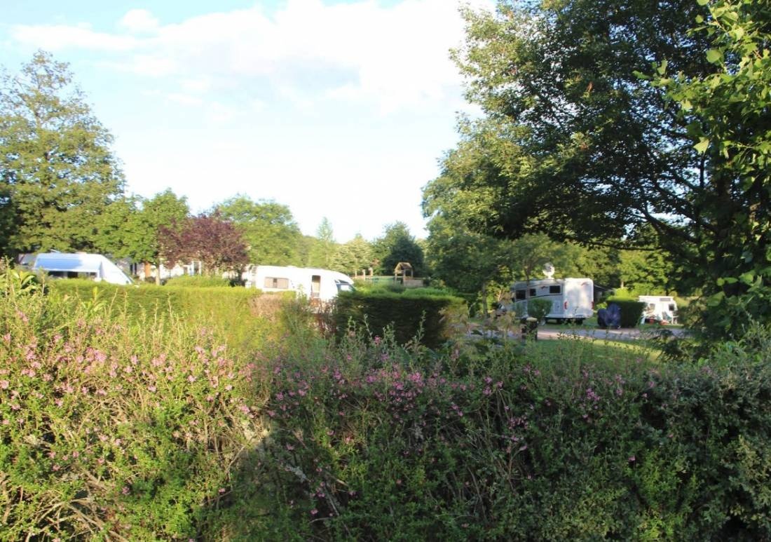 Camping du Château de Poinsouze **** — Campingplats in Boussac-Bourg 