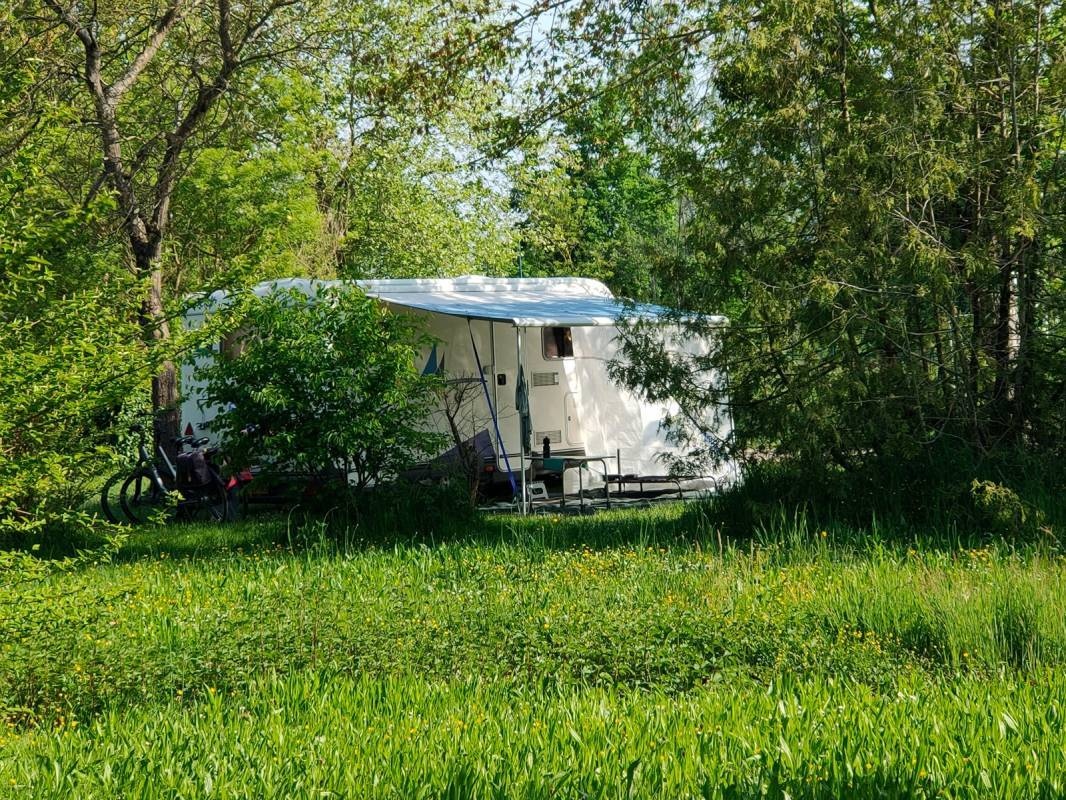 Camping Le Champ d'été **** — Kemp in Reyssouze