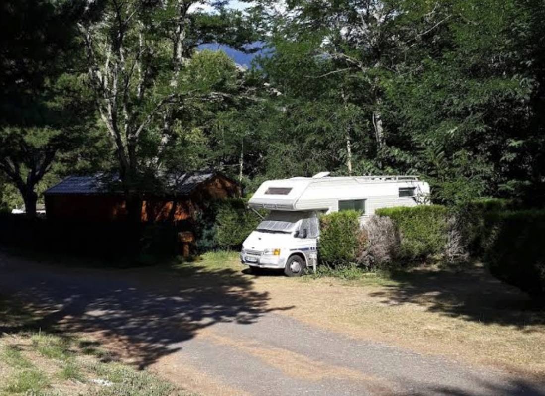 Camping le Castella ** — Area da campeggio in Luzenac