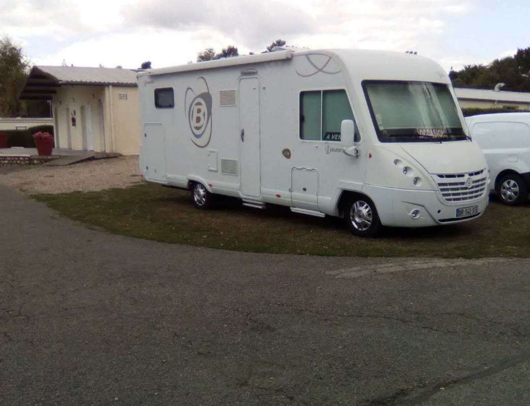 Camping Caravaning de Salverte ***** — Camping Site in La Neuville-du-Bosc