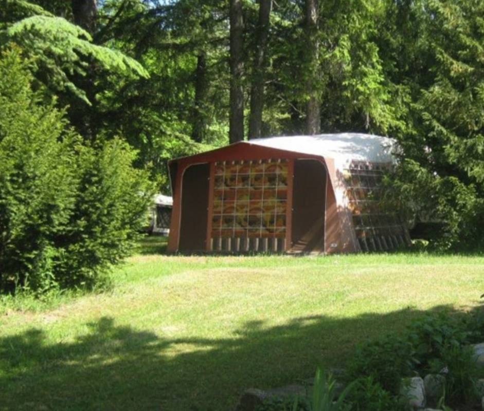 Camping La Source *** — Campingplads in Saint-Pierre-d'Argençon