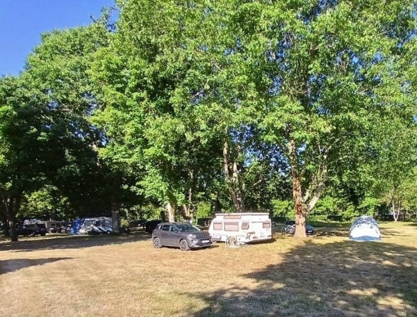 Camping Paradis Nature à La Chapelle d'Angillon — Photo 4