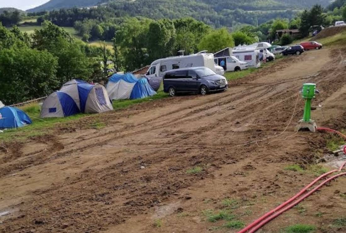 Camping Le Pierrageais ** — Campingplads in Saint-Félicien