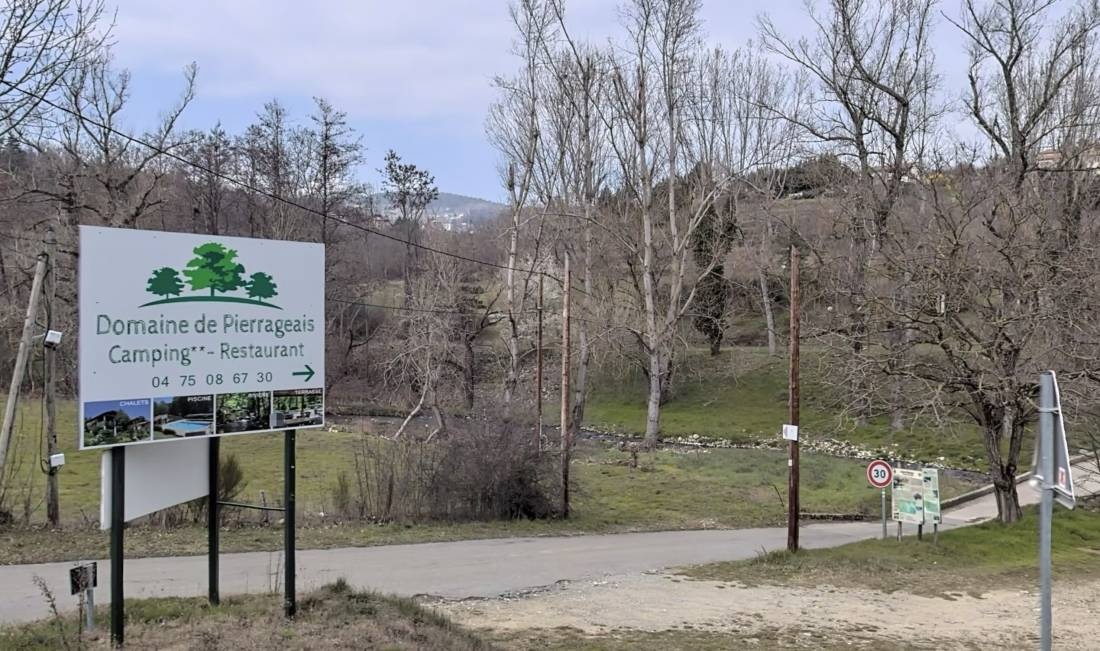 Camping Le Pierrageais ** — Campingplats in Saint-Félicien