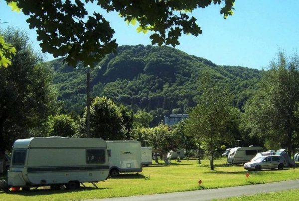Camping Municipal de Vic-sur-Cère **