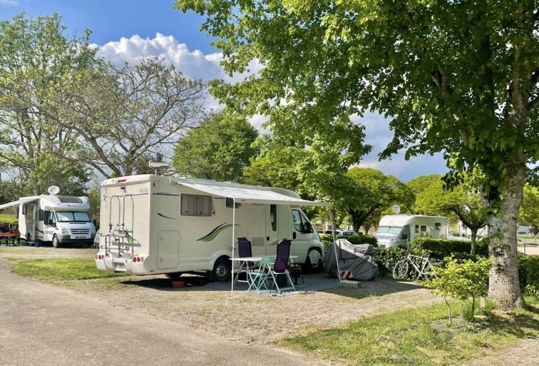 Camping Municipal de Bourbon l'Archambault*** — Camping in Bourbon-l'Archambault / Nouvelle-Aquitaine