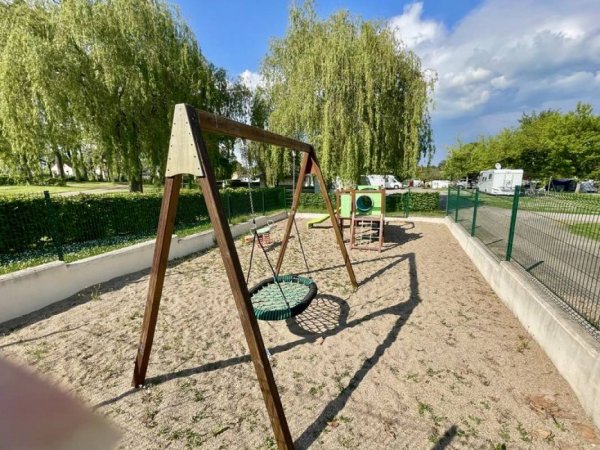 Camping Municipal de Bourbon l'Archambault*** — Foto 4