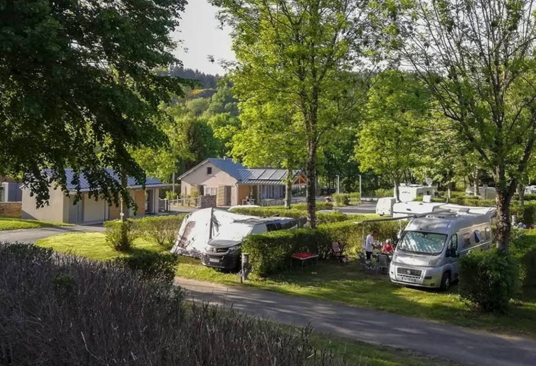 Camping Municipal de Bagnols-les-Bains — Campingplass in Bagnols-les-Bains 