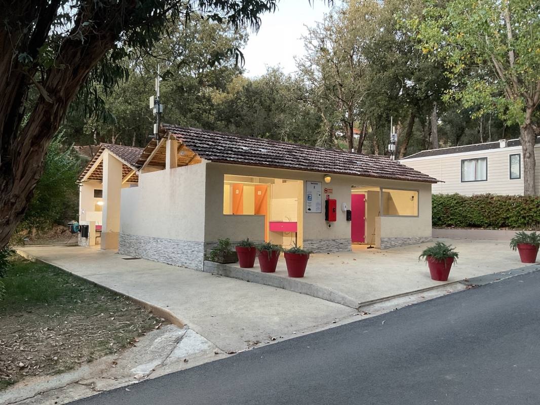 Camping Lacasa — Sítio de acampamento in Calcatoggio / Auvergne-Rhône-Alpes