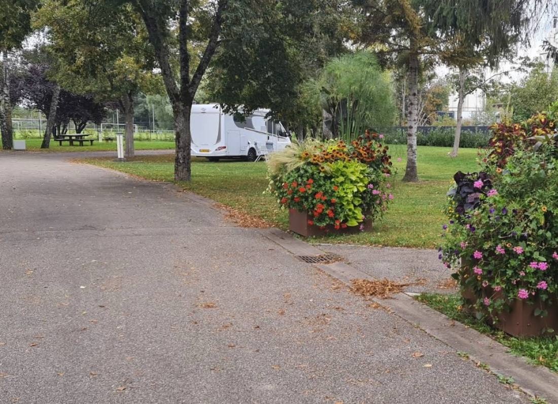 Camping de Neufchâteau — Kemp in Neufchâteau