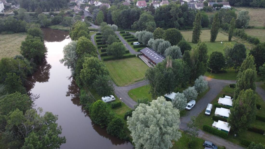 Camping Val de Sarthe *** — Sítio de acampamento in Beaumont-sur-Sarthe / Pays de la Loire