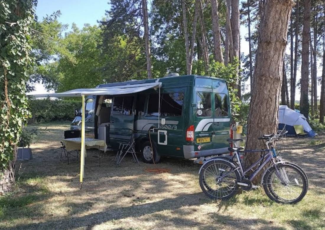 Camping du Pas des Biches * — Camping in Celles