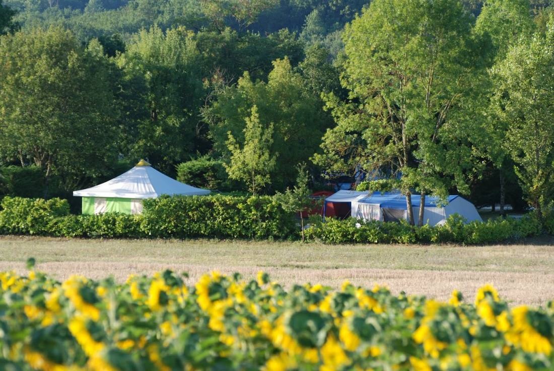 Camping Le Néri *** — Campingplats in Mauroux