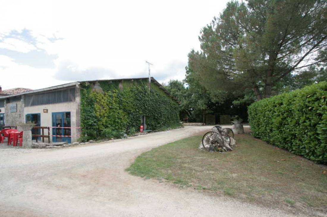 Camping Le Néri *** — Kemp in Mauroux