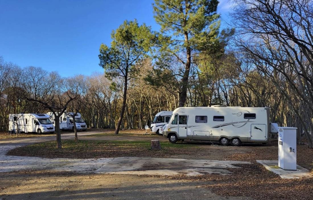 Stellplatz Laroque-des-Albères — Stellplatz in Laroque-des-Albères / Occitanie