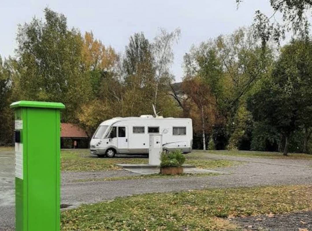 Stellplatz Brassac-les-Mines — Karavan Sitesi in Brassac-les-Mines