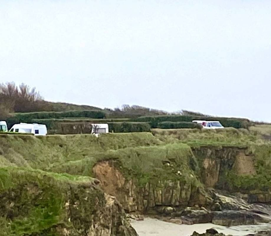 Camping de l'Ile Percée ** — Sítio de acampamento in Moëlan-sur-Mer