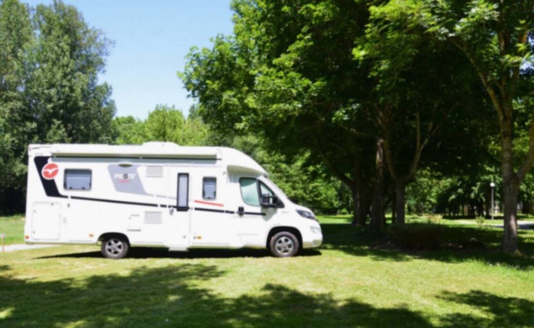 Camping Île du Pont *** — Kemp in Mirande