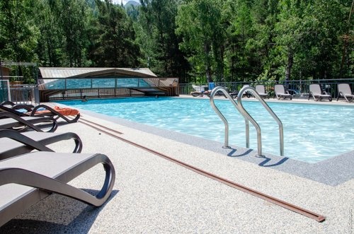 Camping L'Iscle de Prelles *** — Kemping in Saint-Martin-de-Queyrières 